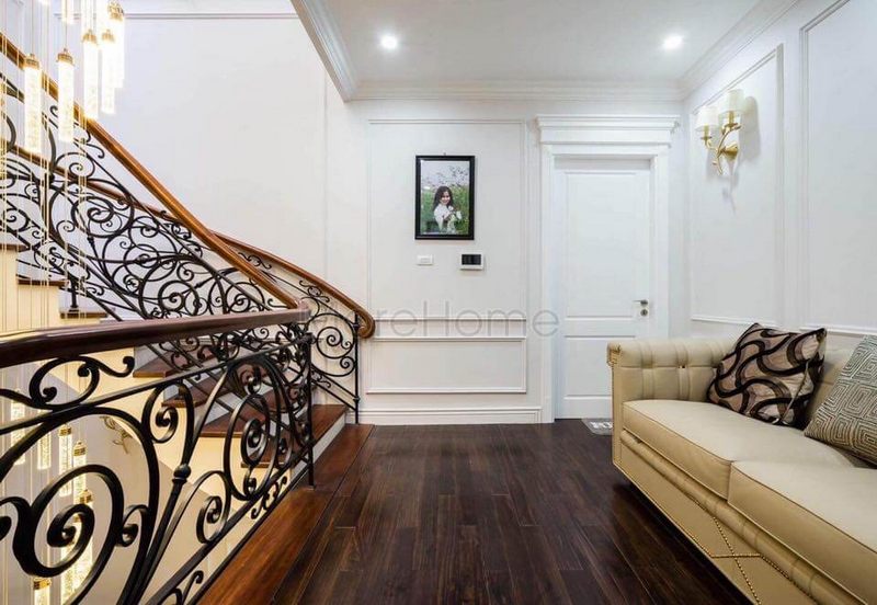 Morehome đã thi công cầu thang gỗ sắt cho biệt thự Vinhomes Gardenia.